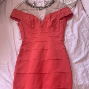 Bodycon dress with a fishnets shoulder and jewels